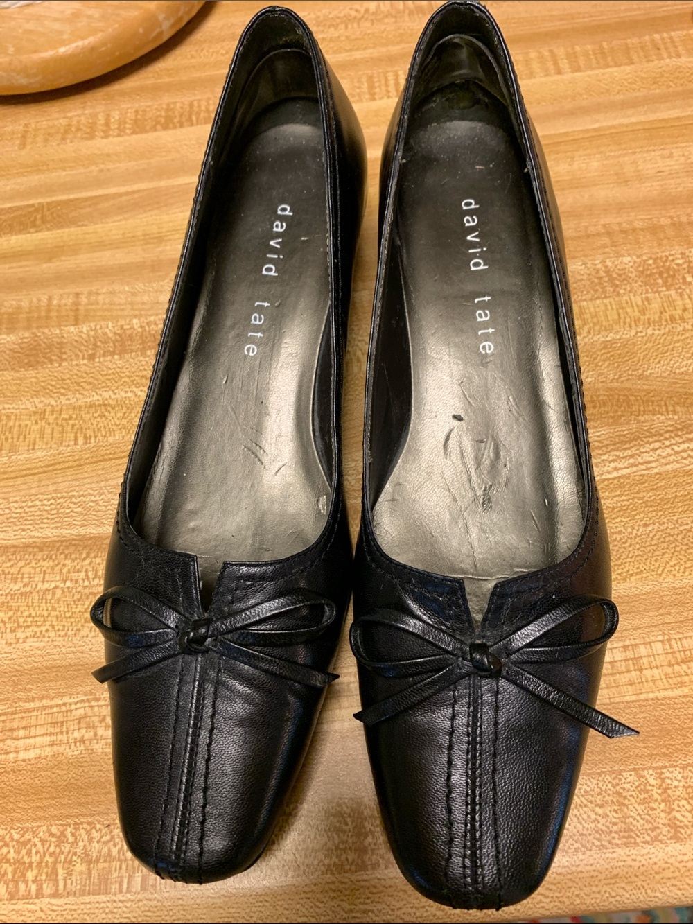 Stunning David Tate Black Leather Bow Trim Square-Toe Kitten Heels